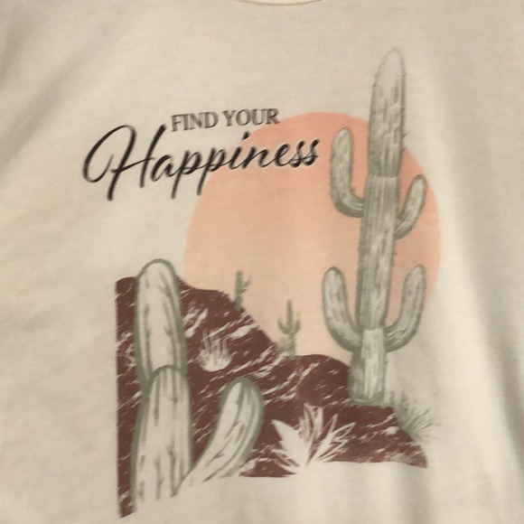 3/$15 SALE 💫 NWT Find Your Happiness T-Shirt - Picture 2 of 6